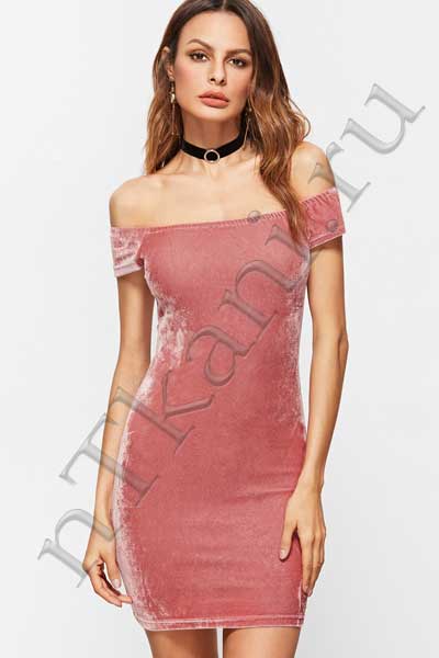 розовое бархатное платье